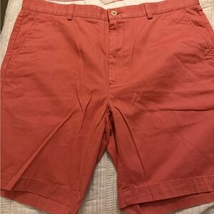 Roundtree & Yorke Men's Shorts in Rust